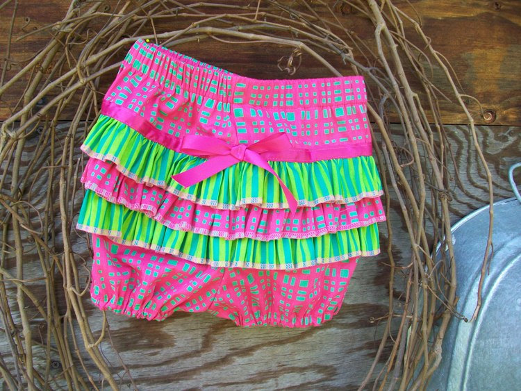 Baby ruffled bloomers, diaper cover size 18 months(6/12months)